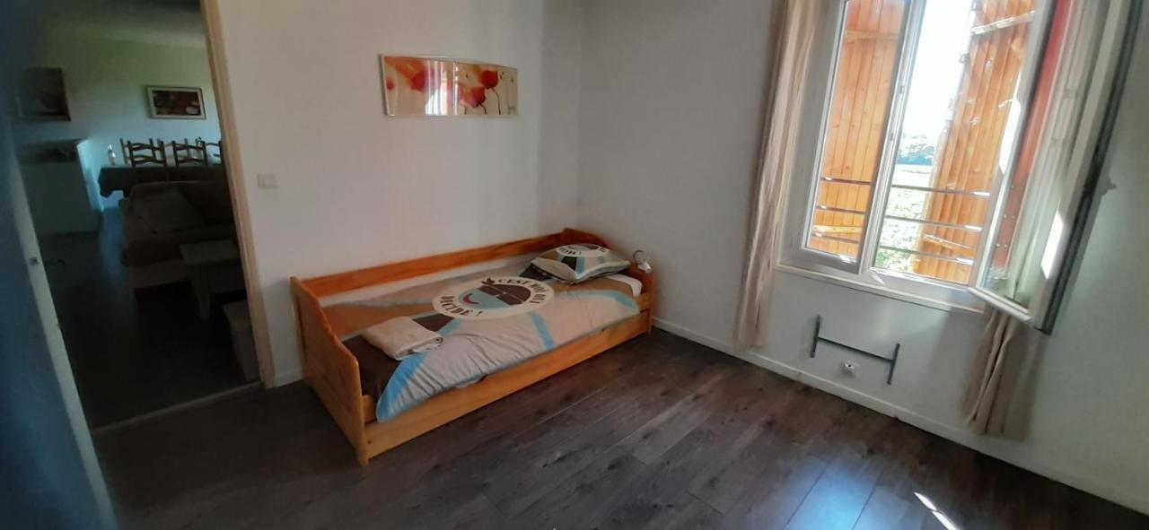 Le Gite Des Cinq Cepages Fréjus Exteriör bild